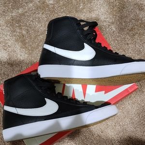 Nike Blazer Mid '77